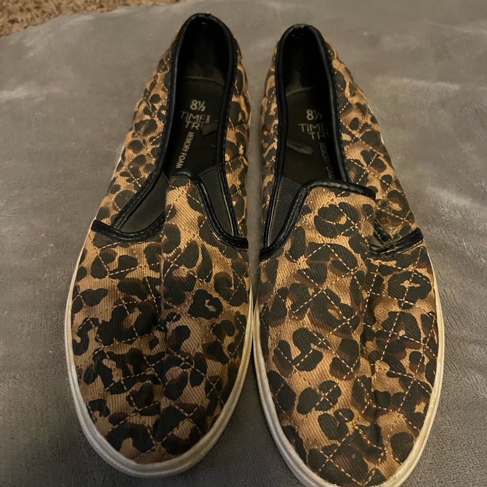 Cheatah print slip on shoes